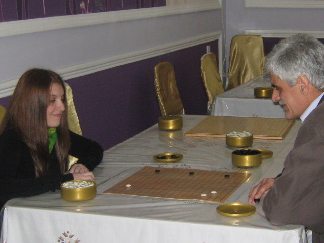 Слева чемпионка Азербайджана среди женщин Зульфия Джафарова, справа - Ниязи Багиров